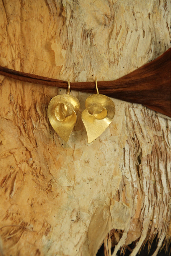 18k Gold plated twisted flower hook earrings