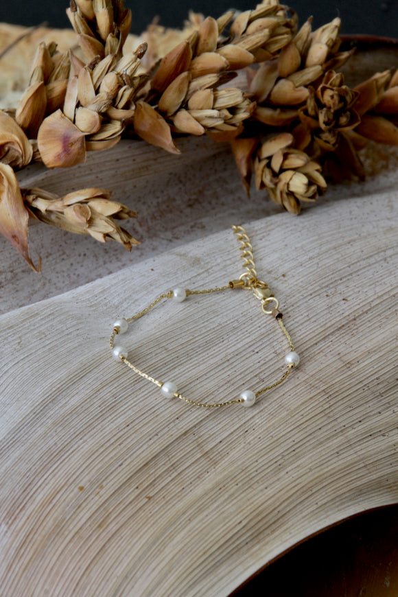 18K Gold plated bracelet w/ Pearl