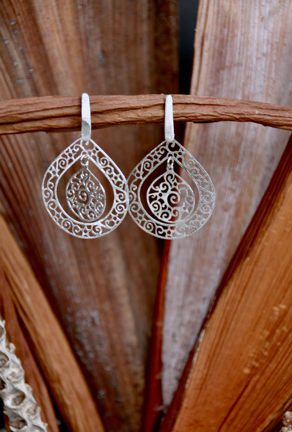 18K Rhodium plated earrings